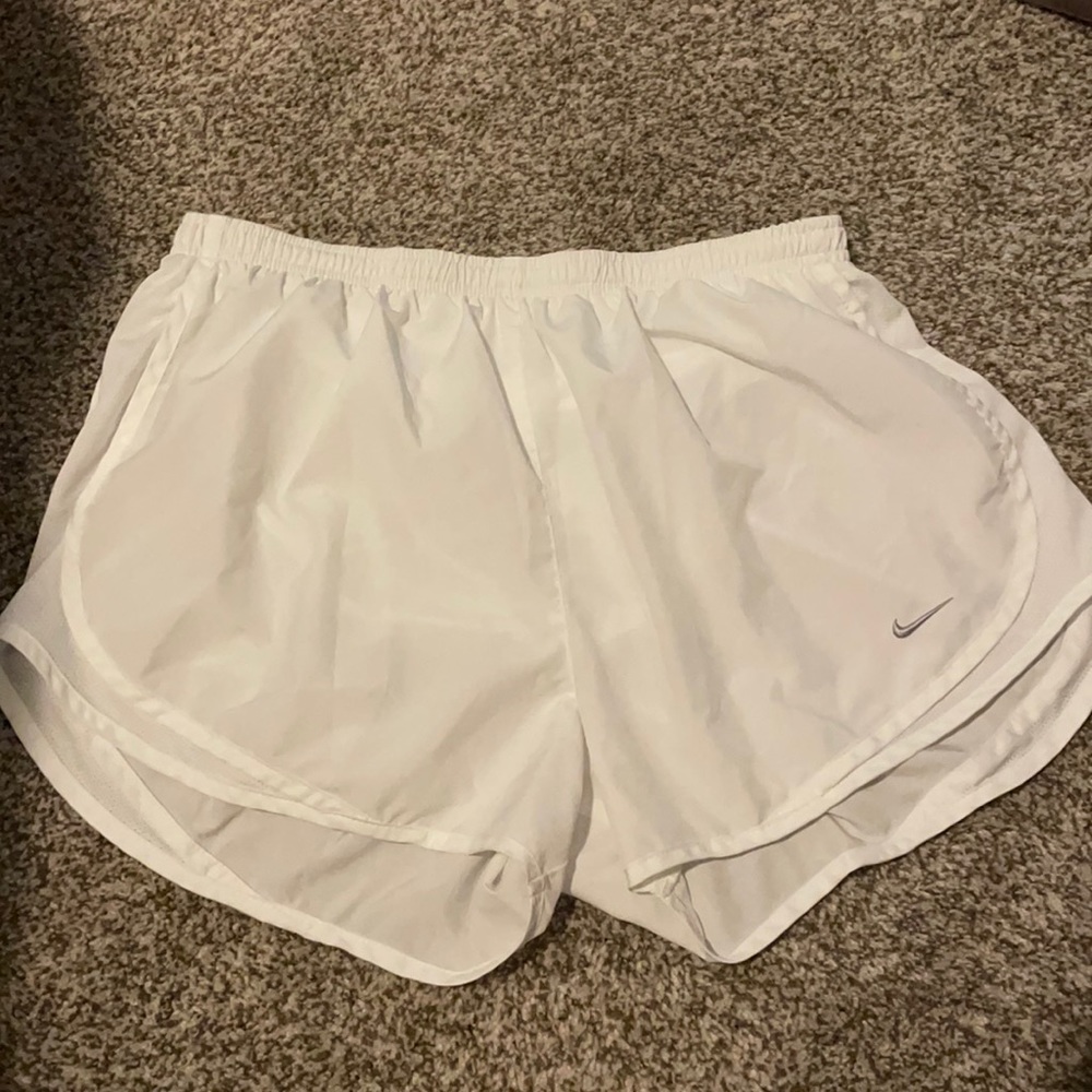white nike tempo shorts